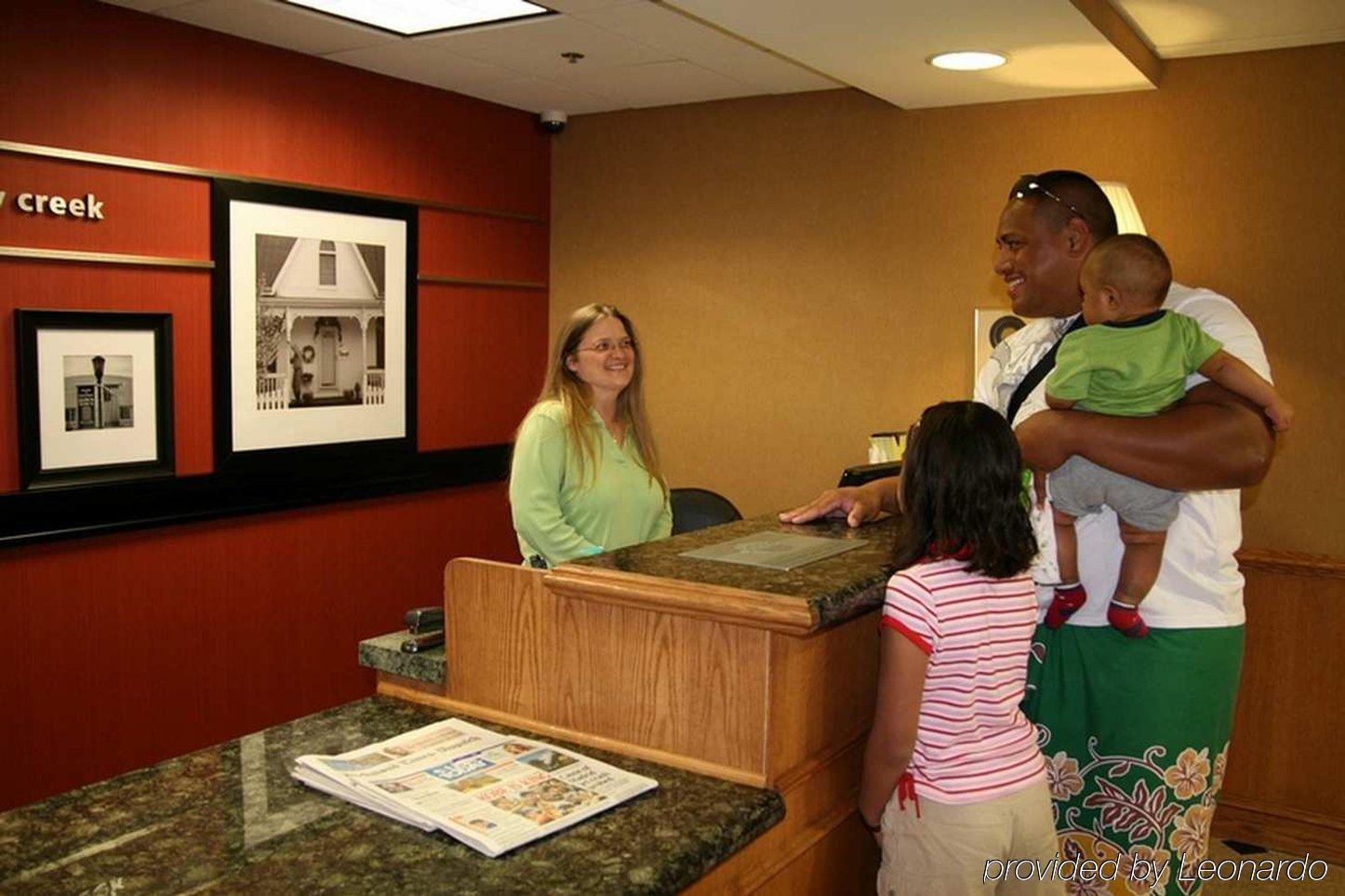 Hampton Inn Stony Creek Interno foto