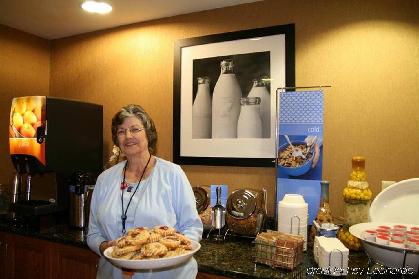 Hampton Inn Stony Creek Ristorante foto